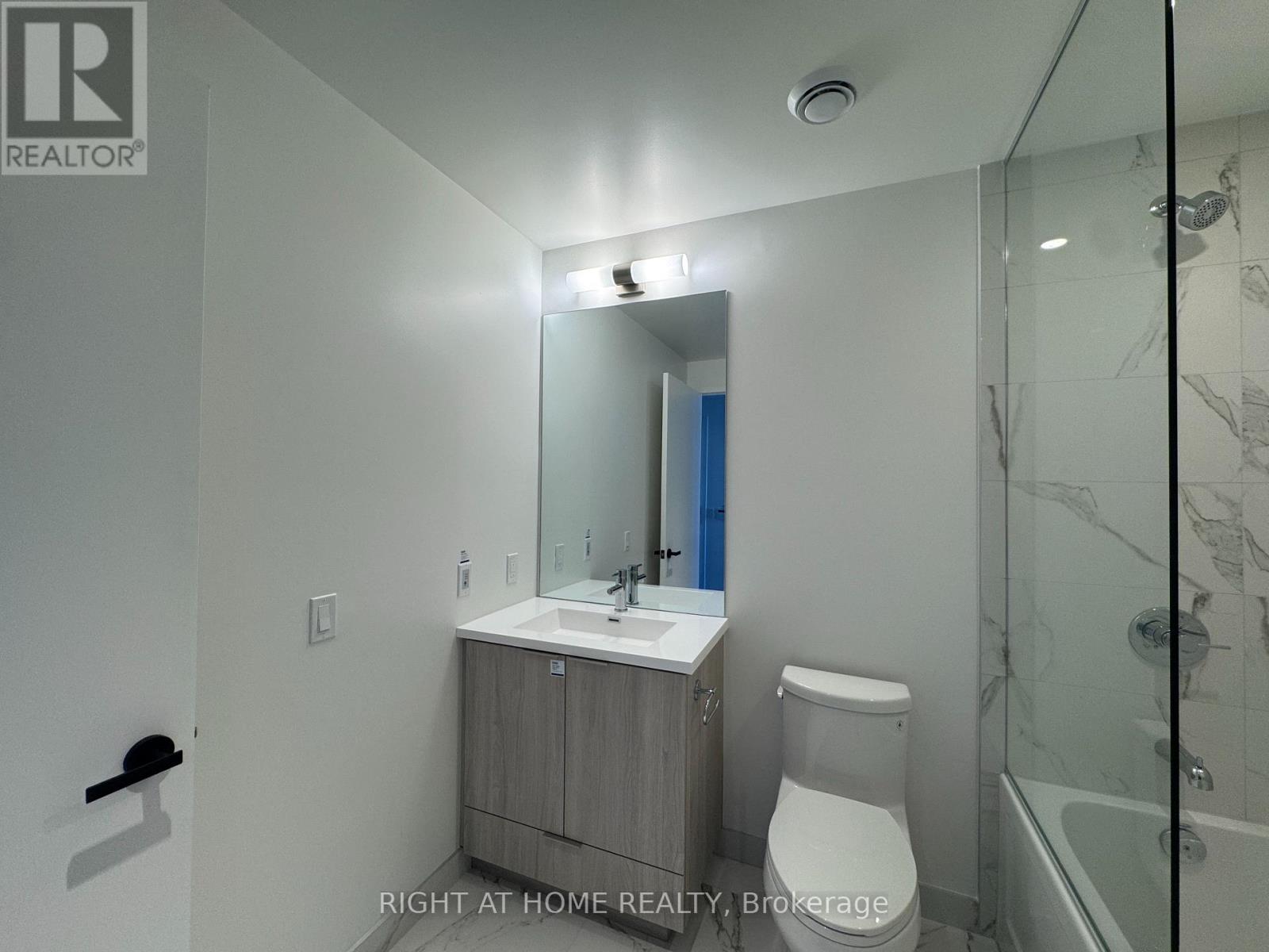 5308 - 8 Interchange Way, Vaughan (Vaughan Corporate Centre), Ontario  L4K 0R2 - Photo 14 - N12740536