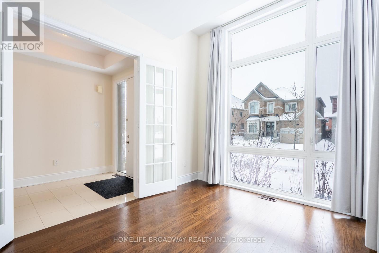 166 Conklin Crescent, Aurora, Ontario  L4G 0Z2 - Photo 4 - N12766446