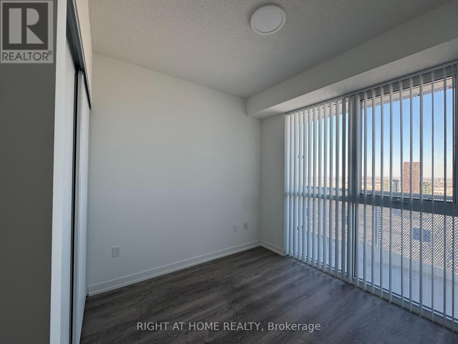 5308 - 8 Interchange Way, Vaughan (Vaughan Corporate Centre), Ontario  L4K 0R2 - Photo 11 - N12740536