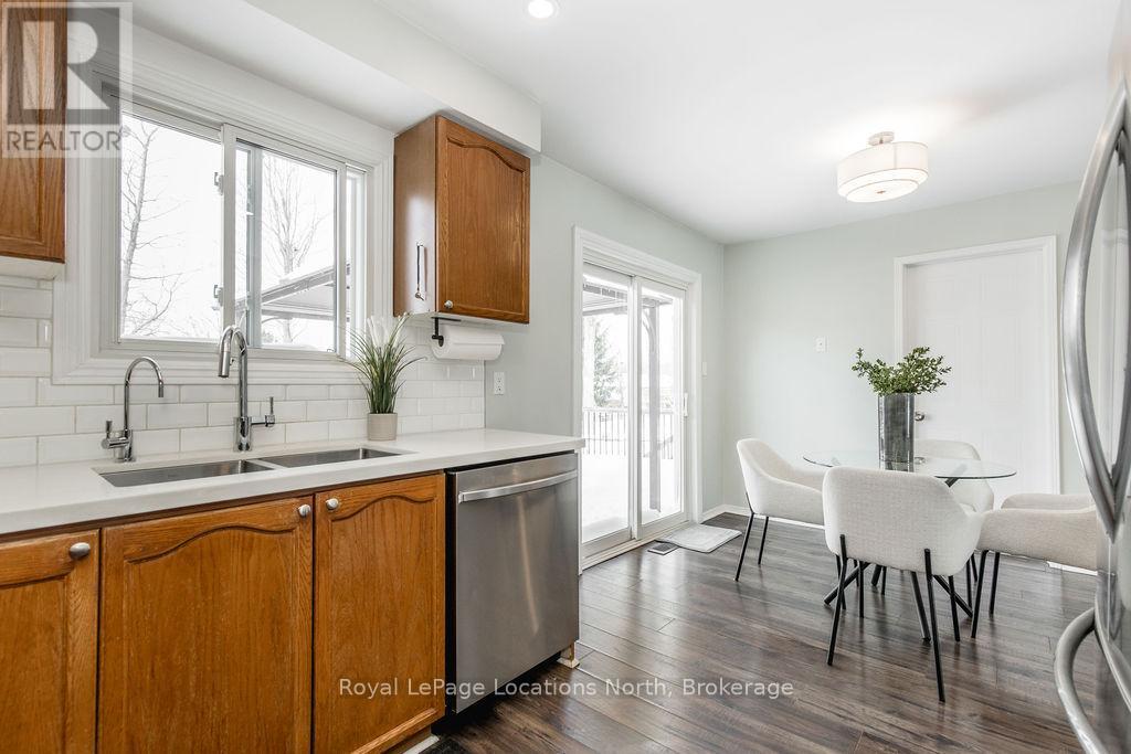 52 Royal Beech Drive, Wasaga Beach, Ontario  L0L 2P0 - Photo 10 - S12766722