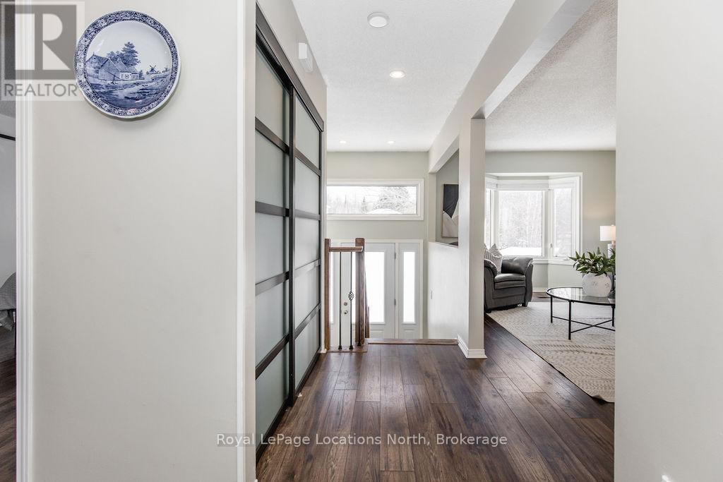 52 Royal Beech Drive, Wasaga Beach, Ontario  L0L 2P0 - Photo 2 - S12766722