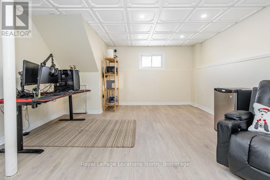 52 Royal Beech Drive, Wasaga Beach, Ontario  L0L 2P0 - Photo 21 - S12766722