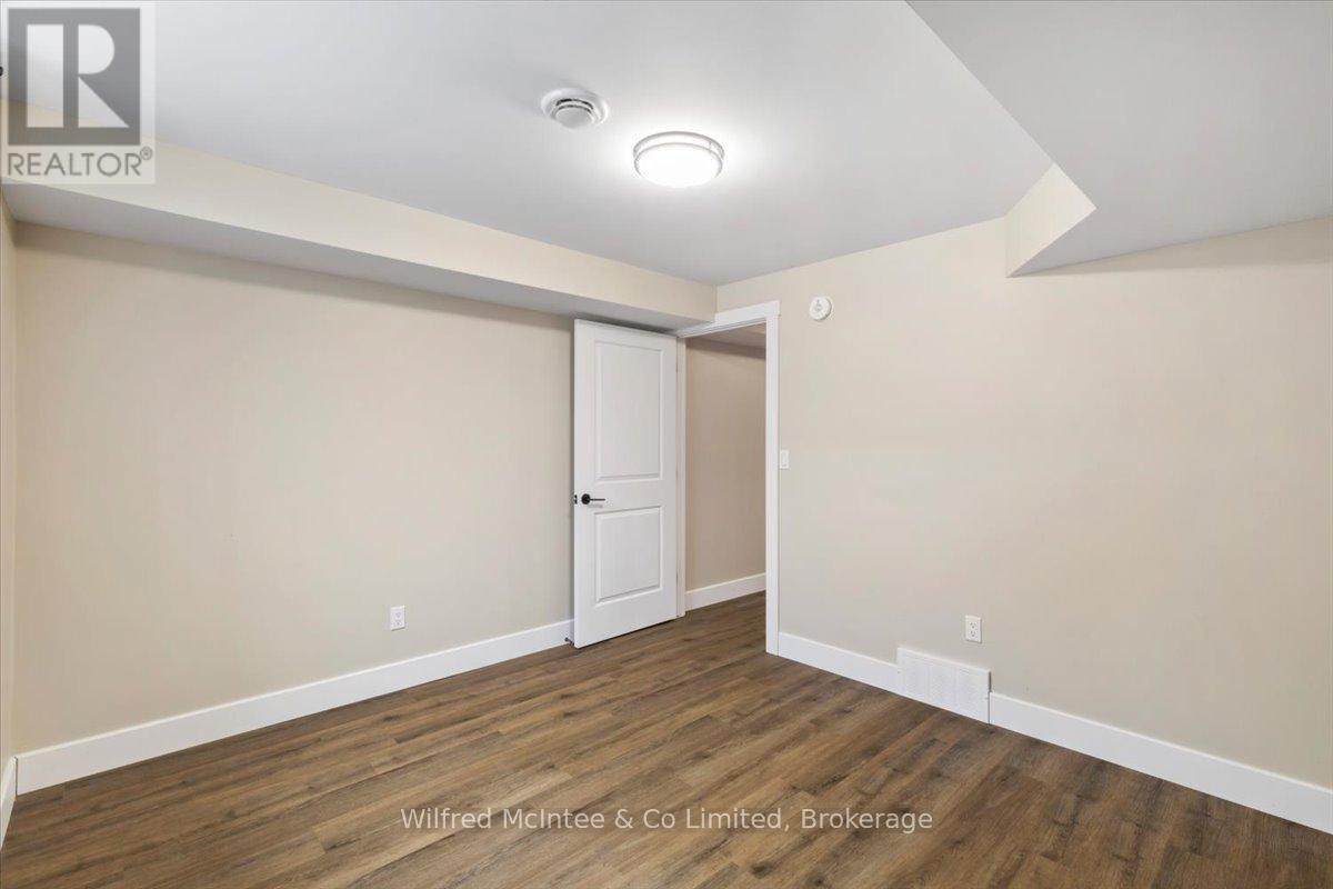 227 Saugeen Street, Saugeen Shores, Ontario  N0H 2L0 - Photo 34 - X12766706