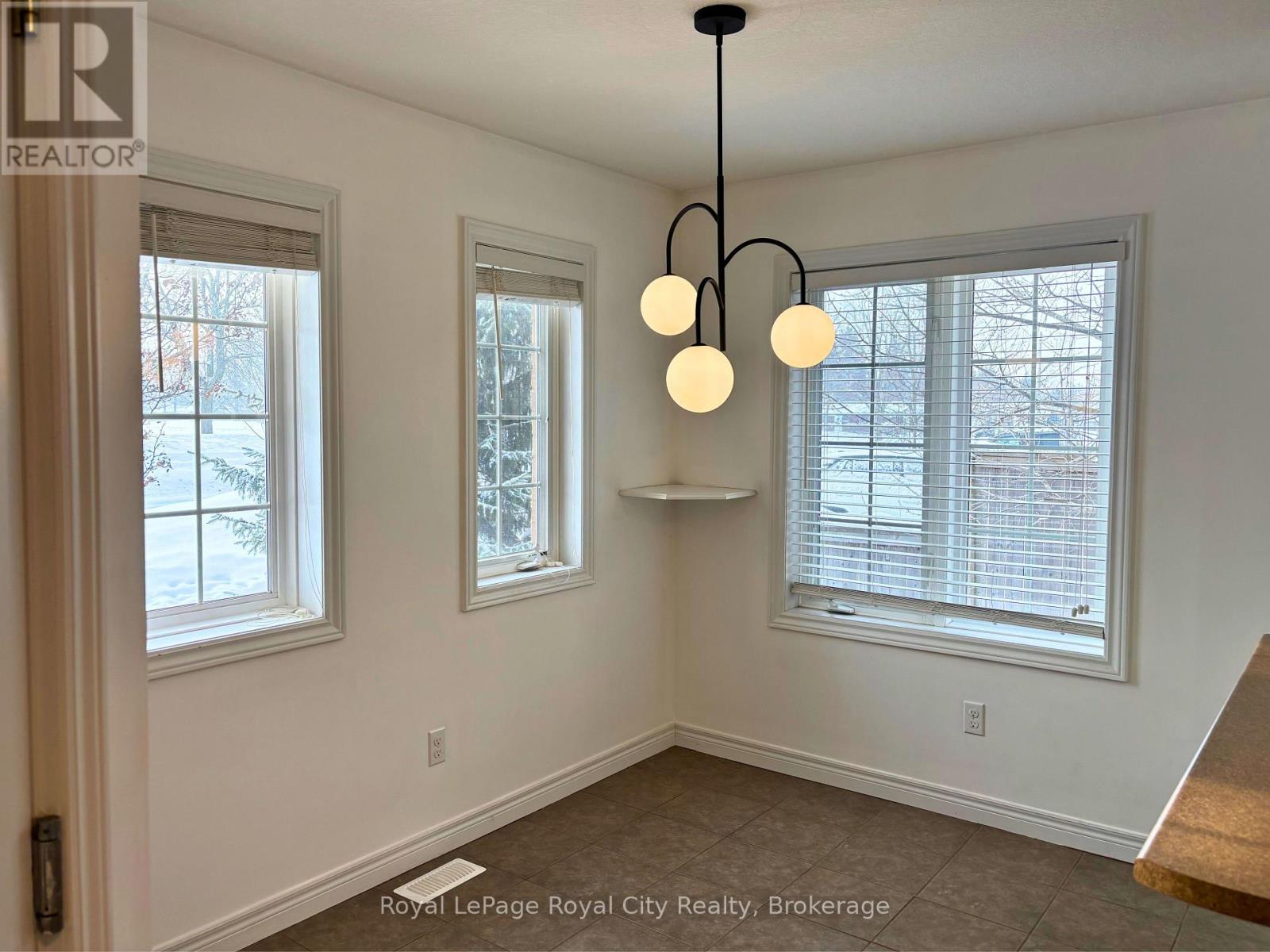 A - 604 Woodlawn Road E, Guelph, Ontario  N1E 0K4 - Photo 5 - X12766808