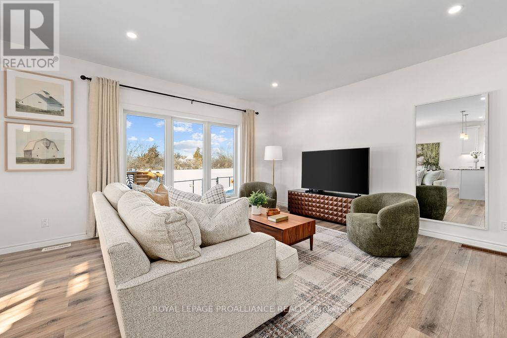 26 Redwood Drive, Belleville (Thurlow Ward), Ontario  K8N 0K4 - Photo 10 - X12766712