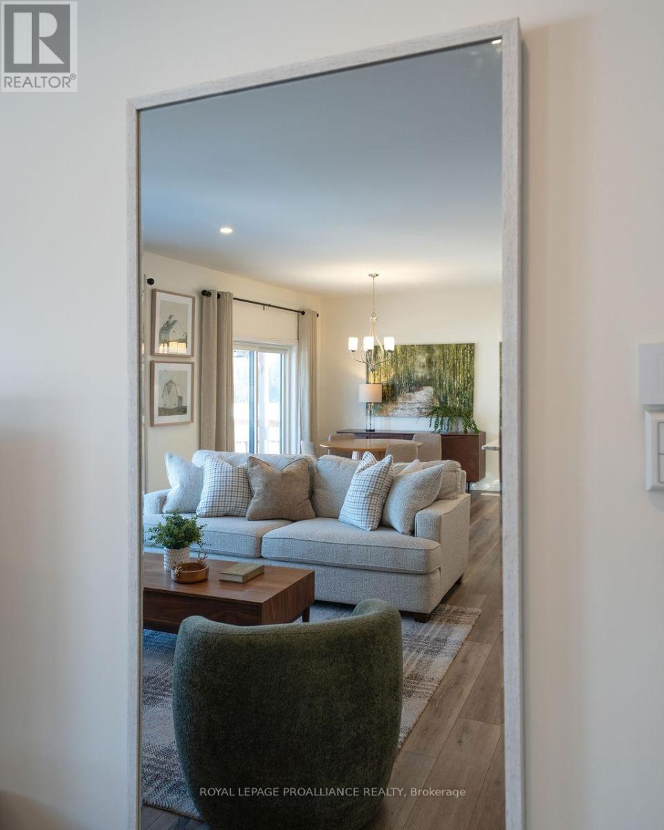 26 Redwood Drive, Belleville (Thurlow Ward), Ontario  K8N 0K4 - Photo 11 - X12766712