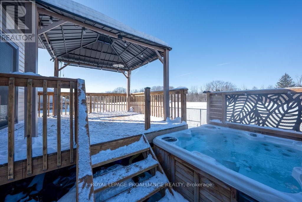 26 Redwood Drive, Belleville (Thurlow Ward), Ontario  K8N 0K4 - Photo 16 - X12766712