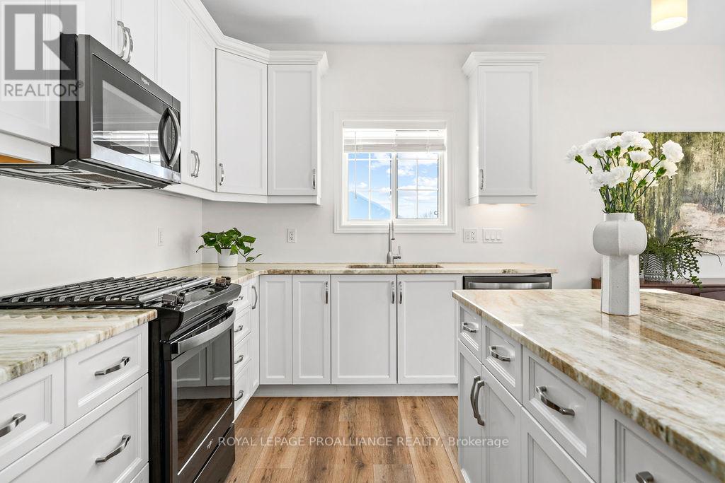 26 Redwood Drive, Belleville (Thurlow Ward), Ontario  K8N 0K4 - Photo 21 - X12766712