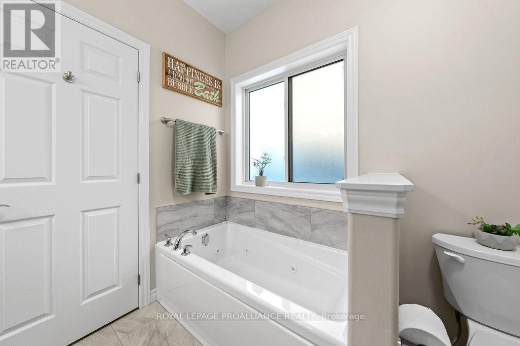 26 Redwood Drive, Belleville (Thurlow Ward), Ontario  K8N 0K4 - Photo 27 - X12766712