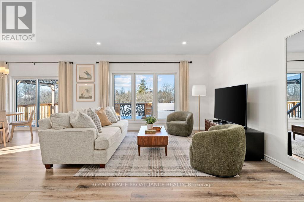 26 Redwood Drive, Belleville (Thurlow Ward), Ontario  K8N 0K4 - Photo 3 - X12766712