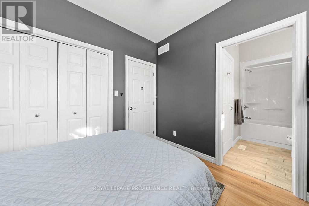 26 Redwood Drive, Belleville (Thurlow Ward), Ontario  K8N 0K4 - Photo 31 - X12766712