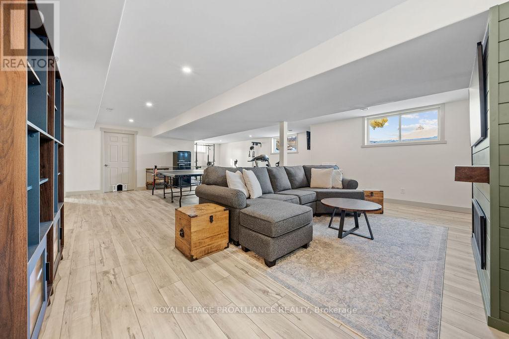 26 Redwood Drive, Belleville (Thurlow Ward), Ontario  K8N 0K4 - Photo 34 - X12766712