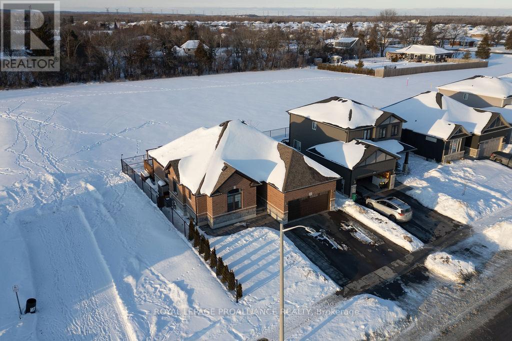 26 Redwood Drive, Belleville (Thurlow Ward), Ontario  K8N 0K4 - Photo 47 - X12766712