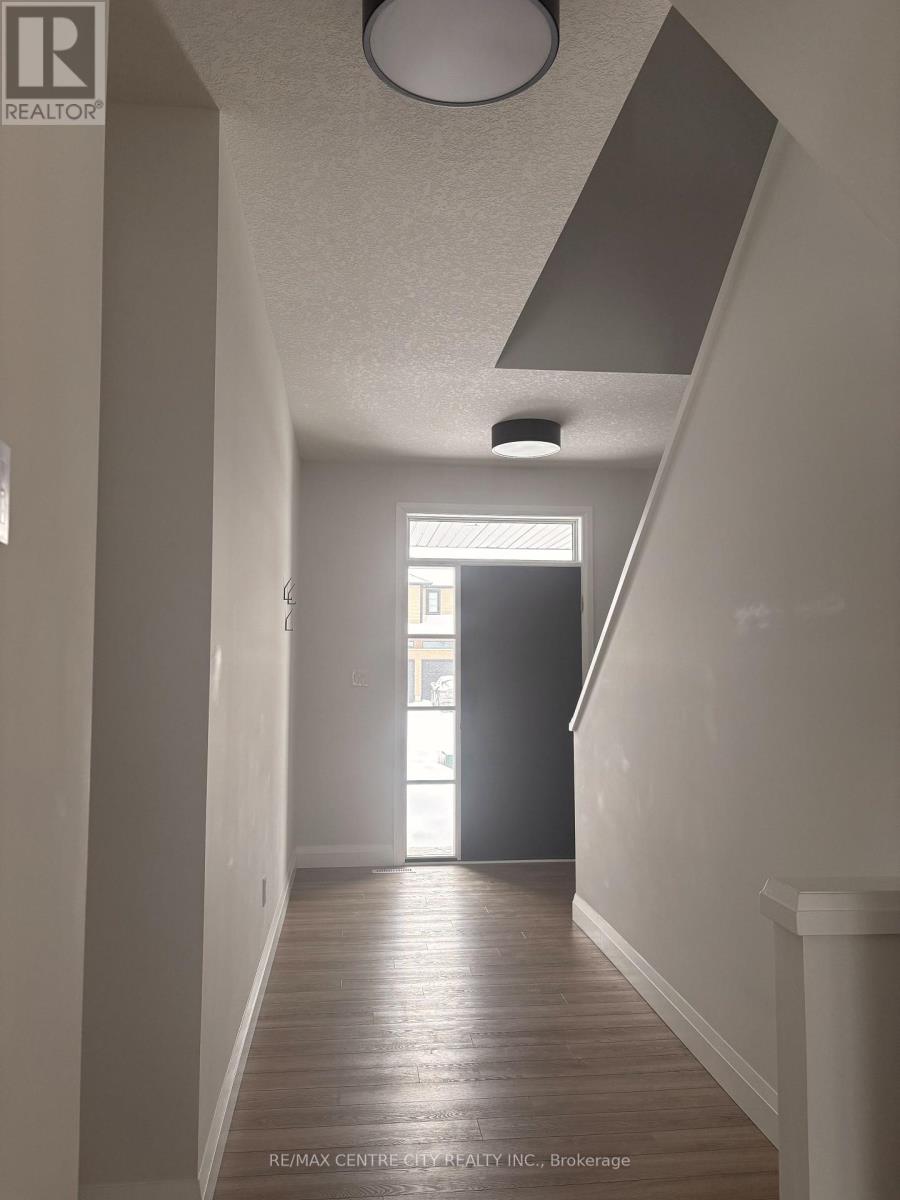 33 Evylean Court, St. Thomas, Ontario  N5P 3S6 - Photo 2 - X12766874