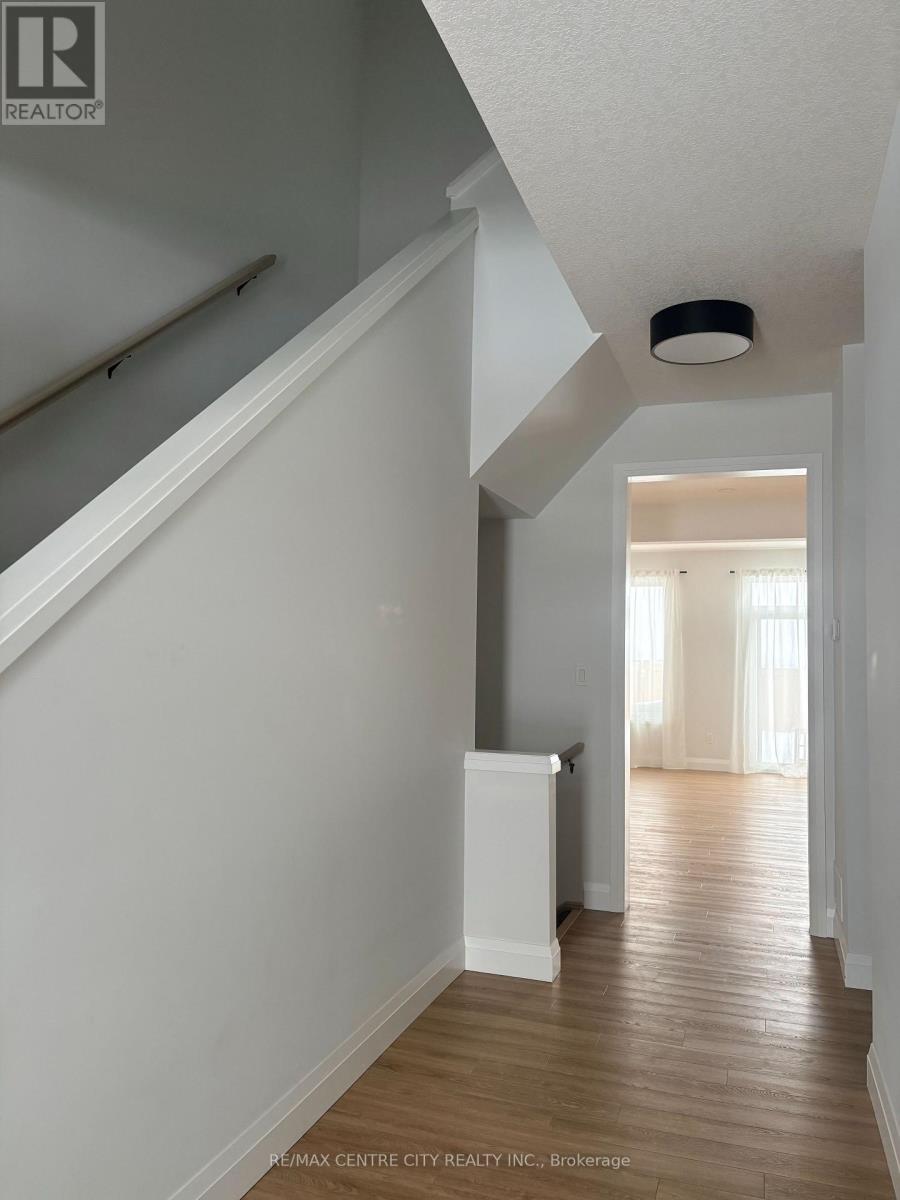 33 Evylean Court, St. Thomas, Ontario  N5P 3S6 - Photo 3 - X12766874