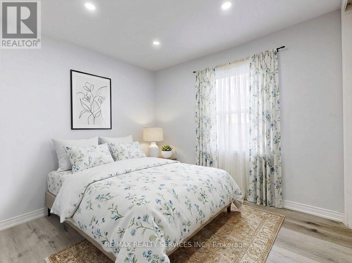 43 Harding Avenue, Toronto, Ontario  M6M 3A3 - Photo 15 - W12760656