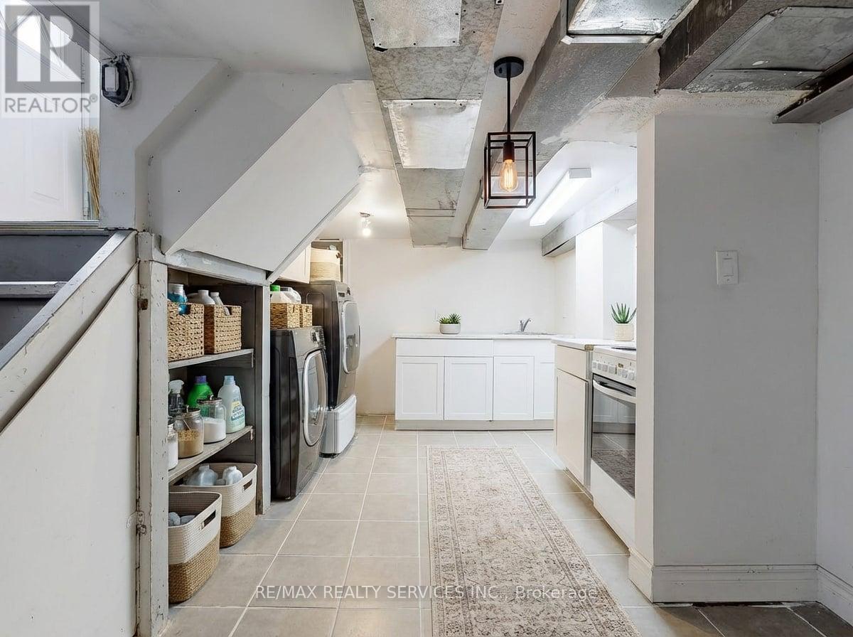 43 Harding Avenue, Toronto, Ontario  M6M 3A3 - Photo 19 - W12760656