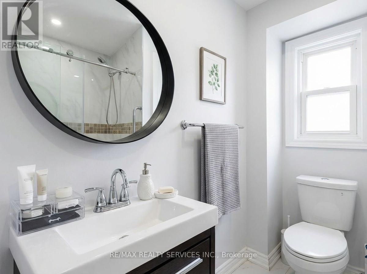 43 Harding Avenue, Toronto, Ontario  M6M 3A3 - Photo 16 - W12760656