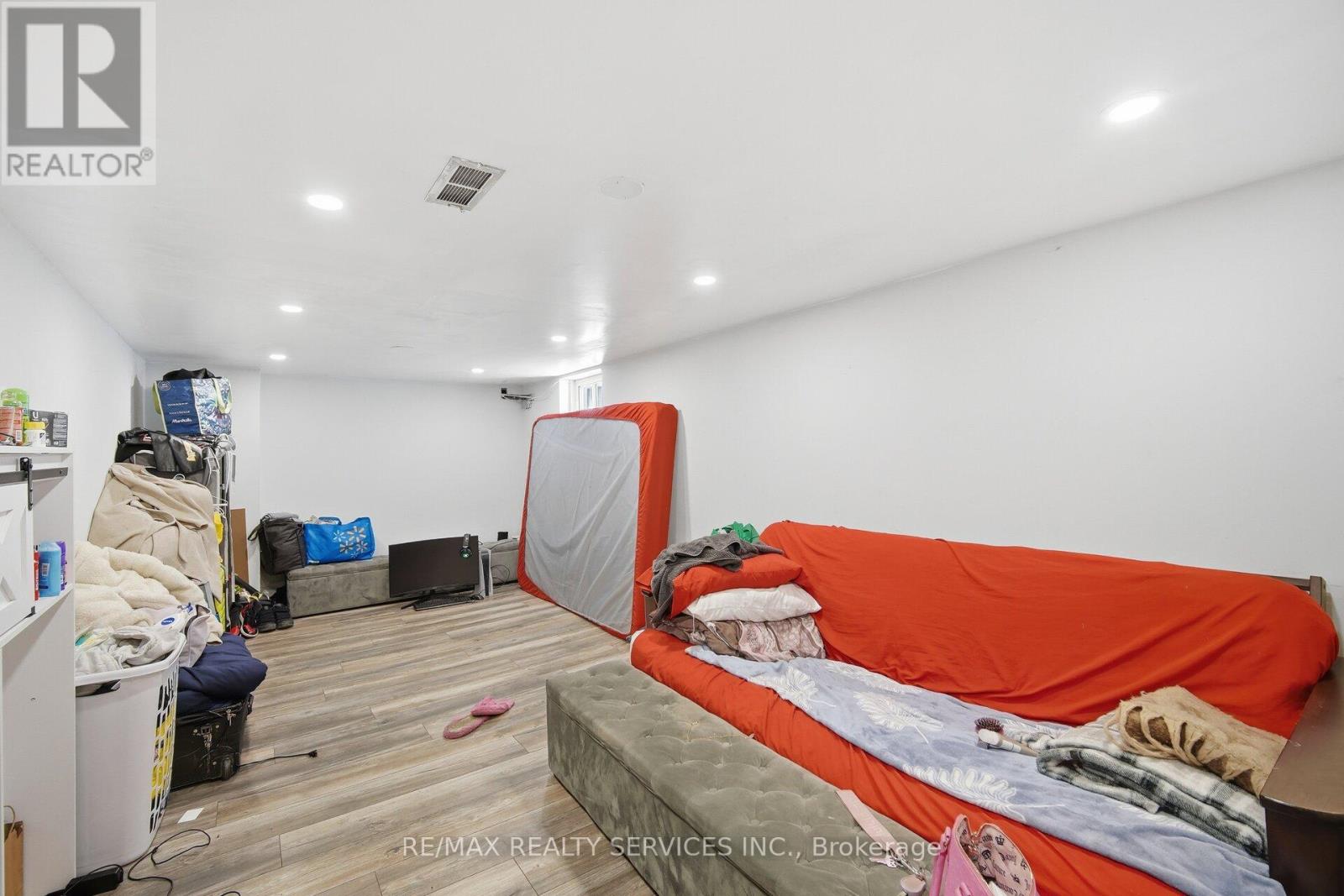 43 Harding Avenue, Toronto, Ontario  M6M 3A3 - Photo 31 - W12760656