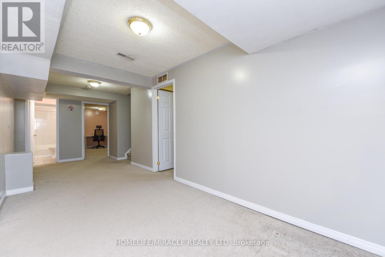 125 Seaside Circle, Brampton, Ontario  L6R 2G9 - Photo 34 - W12760758