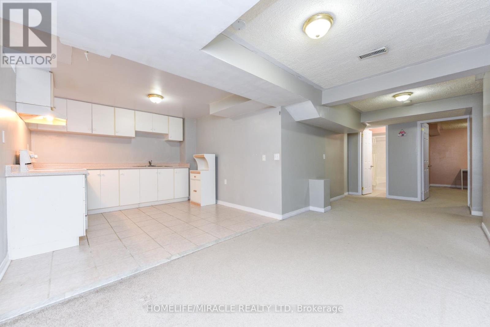 125 Seaside Circle, Brampton, Ontario  L6R 2G9 - Photo 32 - W12760758