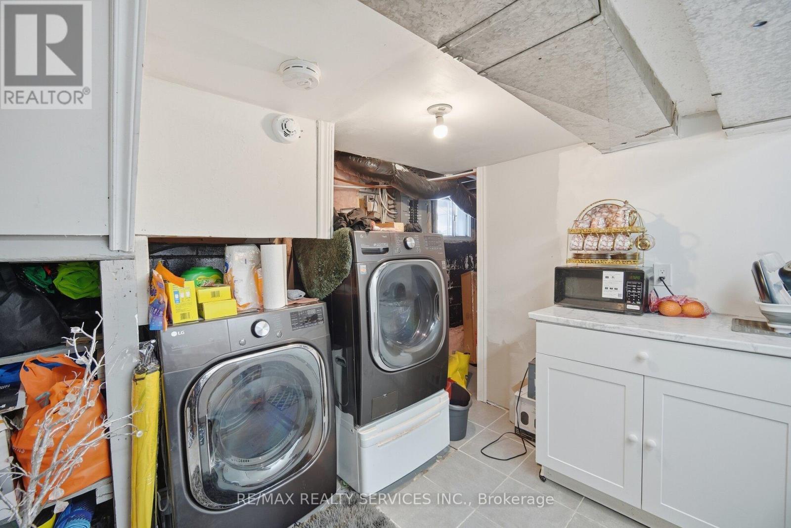 43 Harding Avenue, Toronto, Ontario  M6M 3A3 - Photo 30 - W12760656