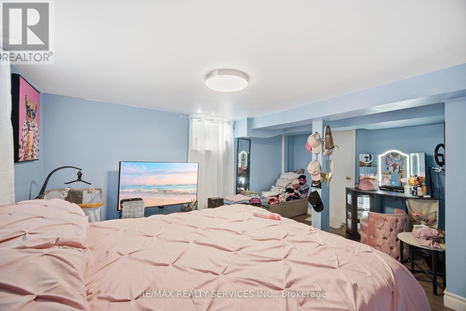 43 Harding Avenue, Toronto, Ontario  M6M 3A3 - Photo 32 - W12760656