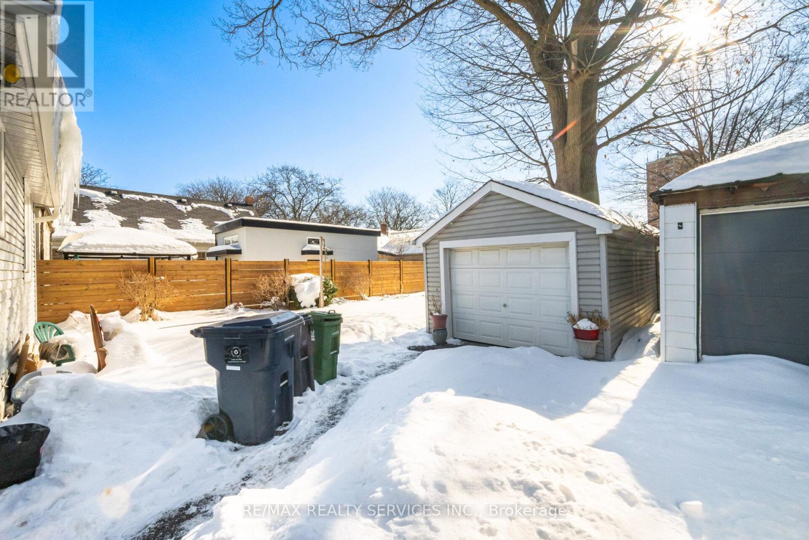 43 Harding Avenue, Toronto, Ontario  M6M 3A3 - Photo 38 - W12760656