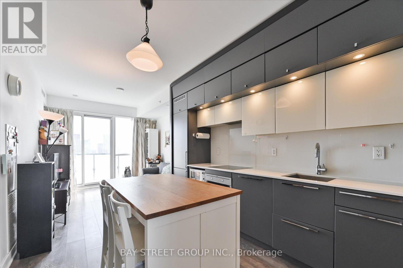 5002 - 15 Grenville Street, Toronto, Ontario  M4Y 0B9 - Photo 13 - C12766766