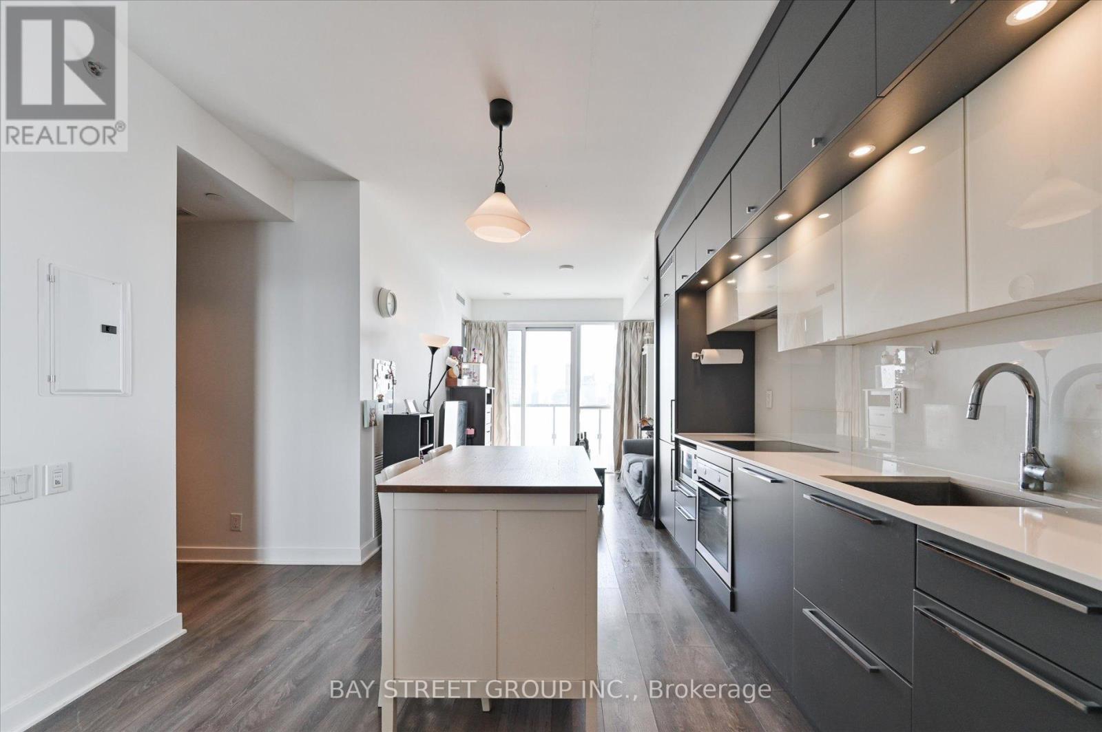 5002 - 15 Grenville Street, Toronto, Ontario  M4Y 0B9 - Photo 6 - C12766766