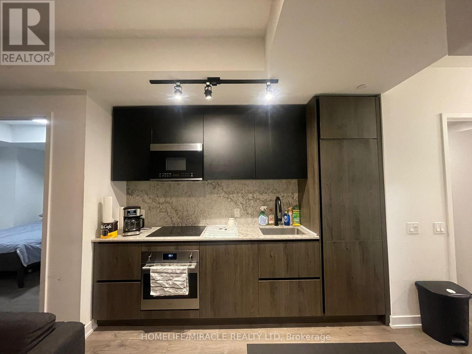 1306 - 108 Peter Street, Toronto, Ontario  M5V 0W2 - Photo 3 - C12766776