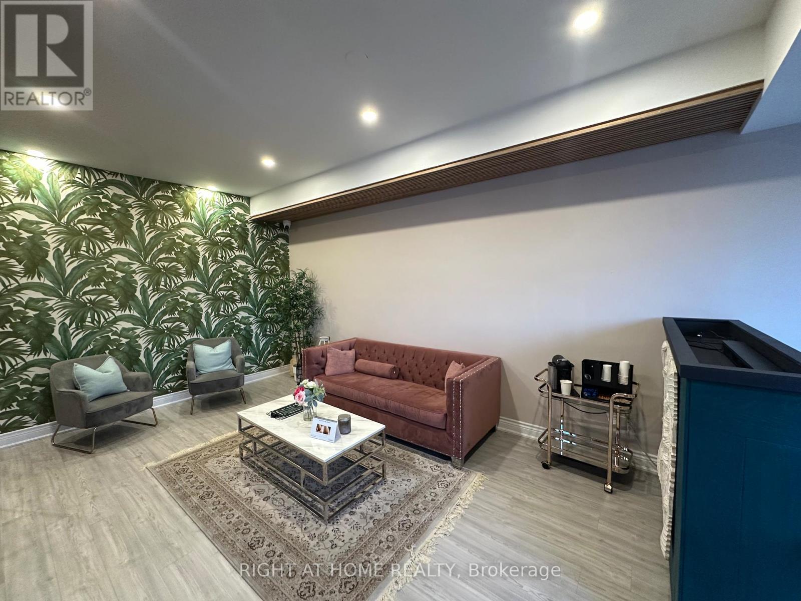 1639 Eglinton Avenue W, Toronto, Ontario  M6E 2H1 - Photo 16 - C12766788