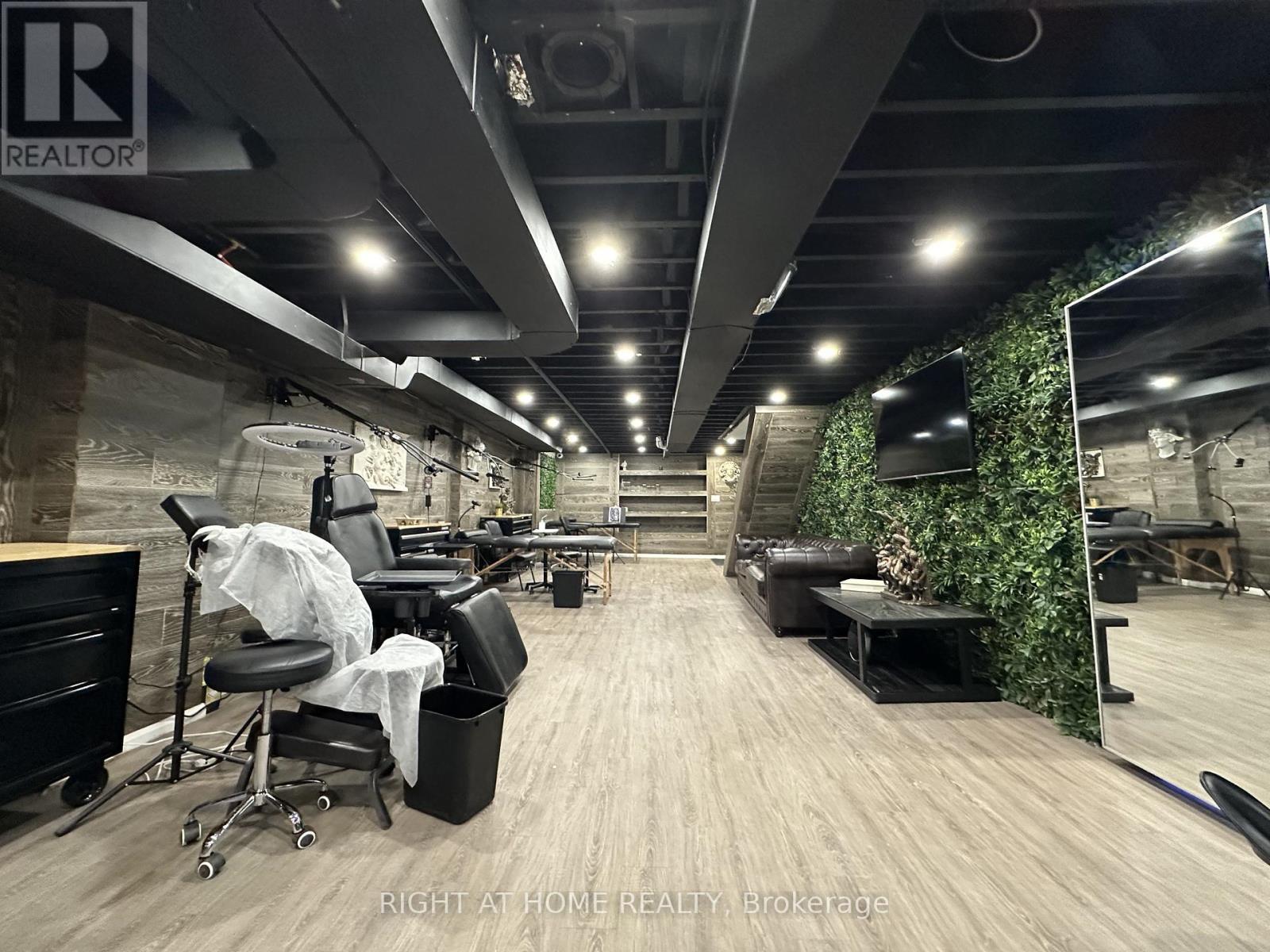 1639 Eglinton Avenue W, Toronto, Ontario  M6E 2H1 - Photo 25 - C12766788