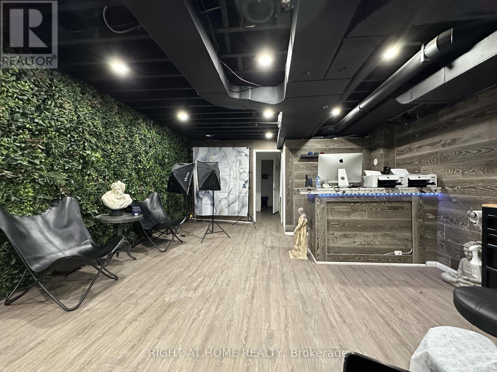 1639 Eglinton Avenue W, Toronto, Ontario  M6E 2H1 - Photo 27 - C12766788