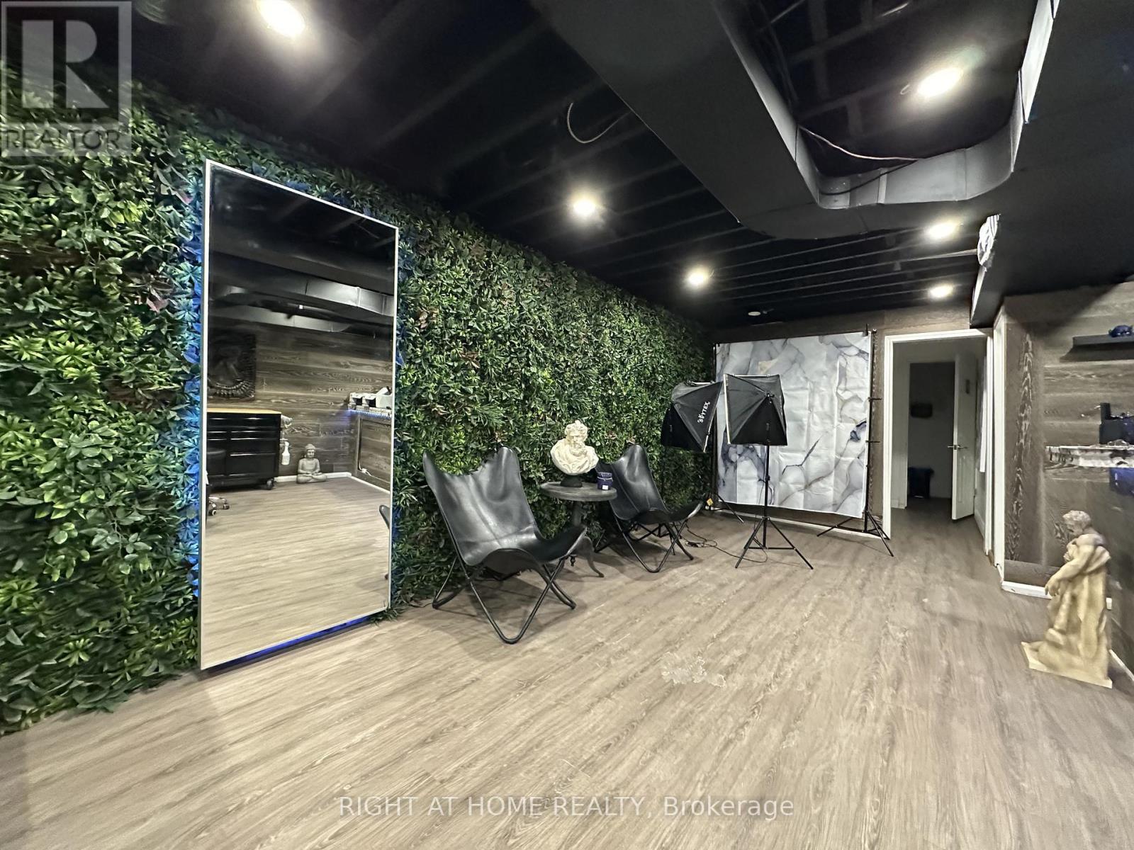 1639 Eglinton Avenue W, Toronto, Ontario  M6E 2H1 - Photo 28 - C12766788