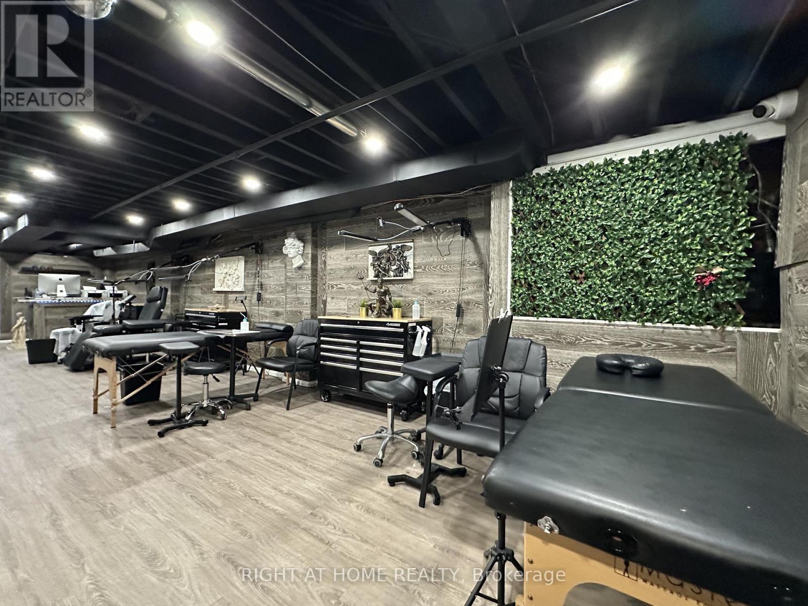 1639 Eglinton Avenue W, Toronto, Ontario  M6E 2H1 - Photo 29 - C12766788