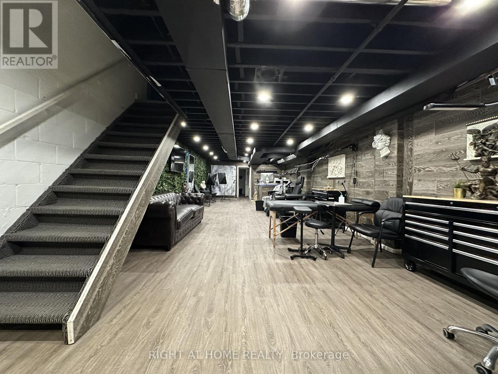 1639 Eglinton Avenue W, Toronto, Ontario  M6E 2H1 - Photo 30 - C12766788