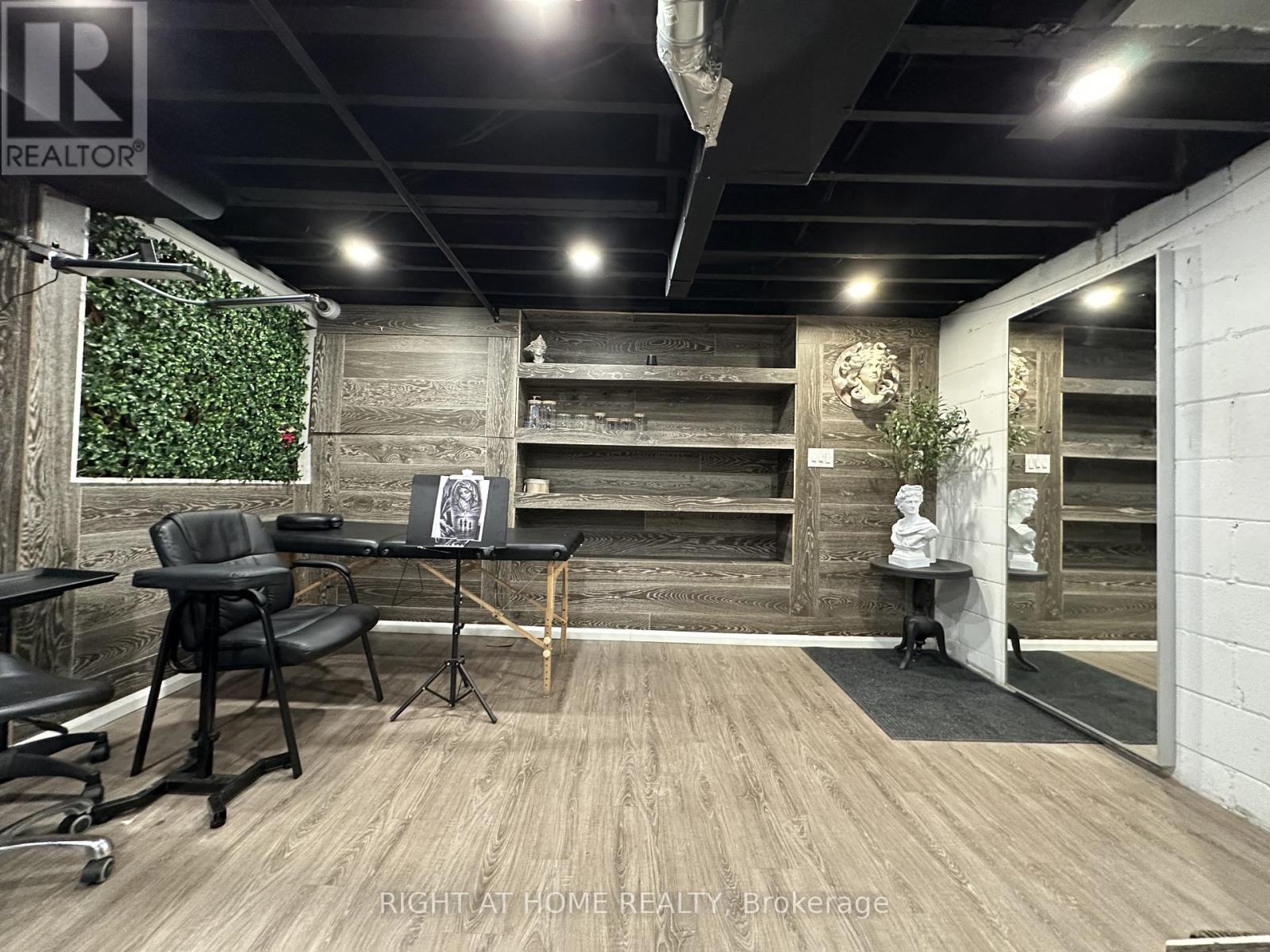 1639 Eglinton Avenue W, Toronto, Ontario  M6E 2H1 - Photo 31 - C12766788