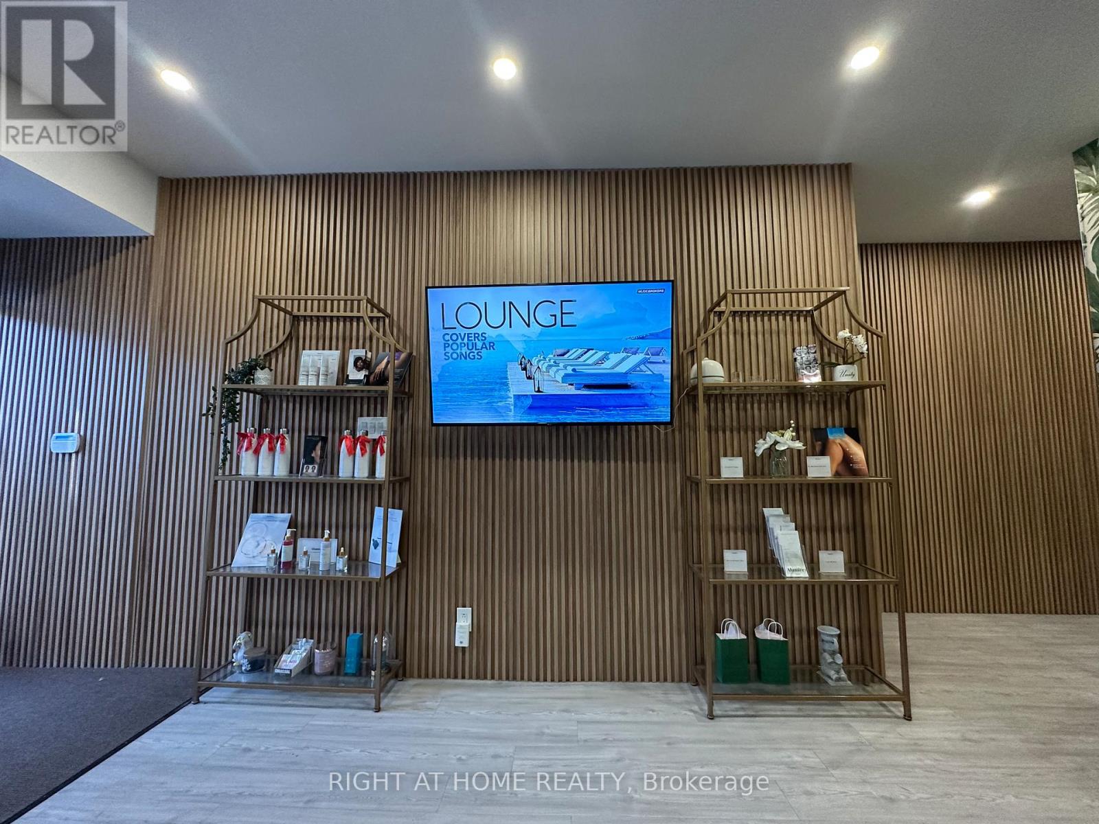 1639 Eglinton Avenue W, Toronto, Ontario  M6E 2H1 - Photo 4 - C12766788