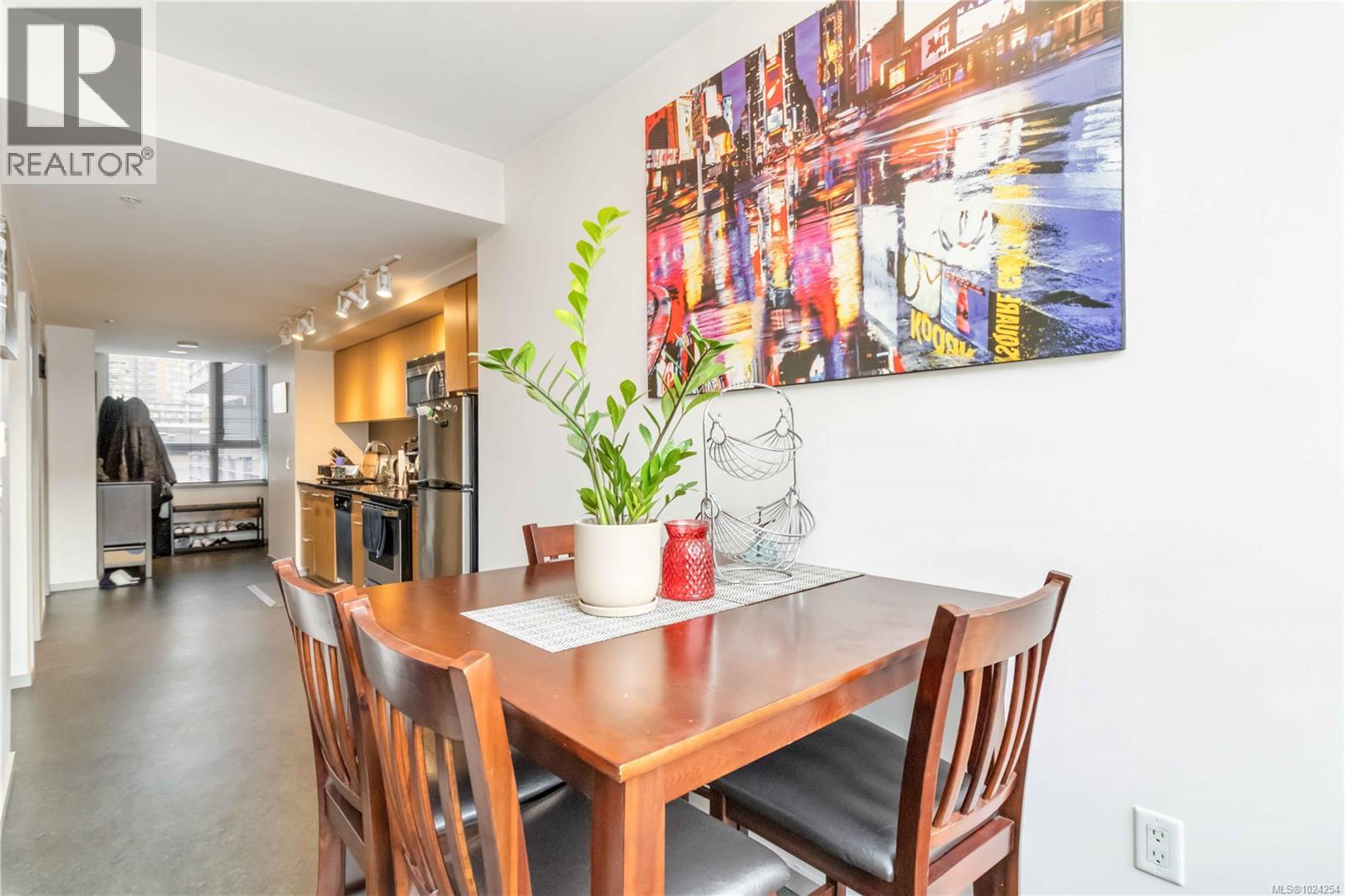 306 834 Johnson St, Victoria, British Columbia  V8W 1N3 - Photo 8 - 1024254