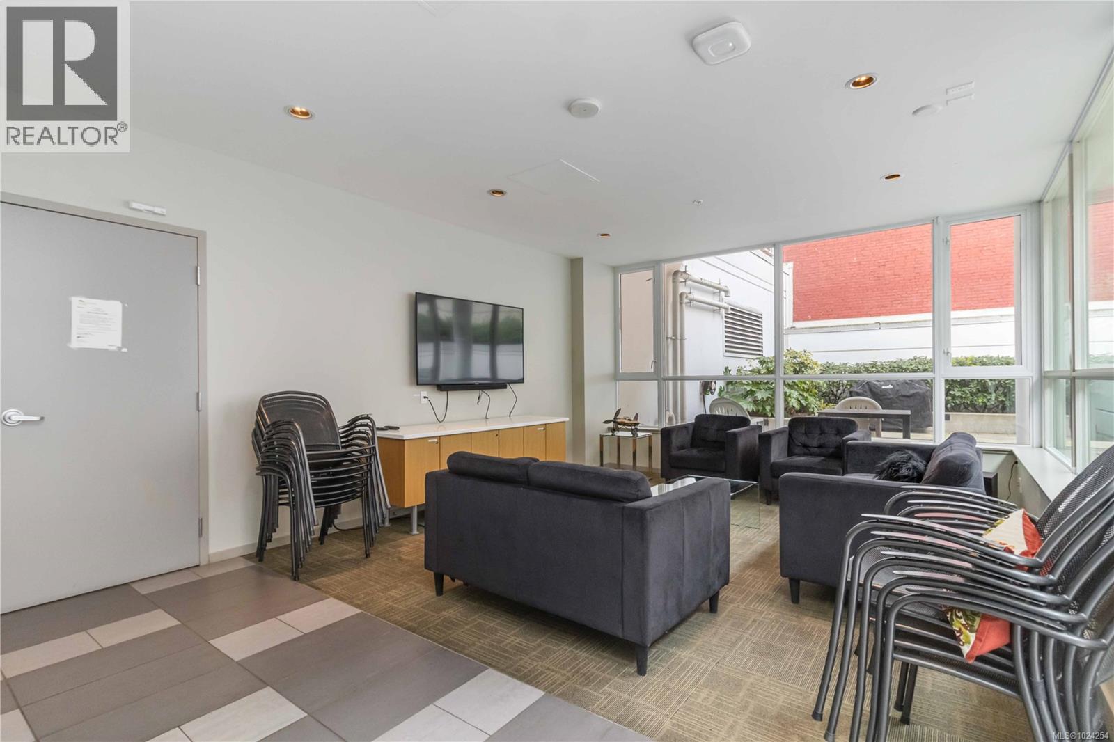 306 834 Johnson St, Victoria, British Columbia  V8W 1N3 - Photo 20 - 1024254