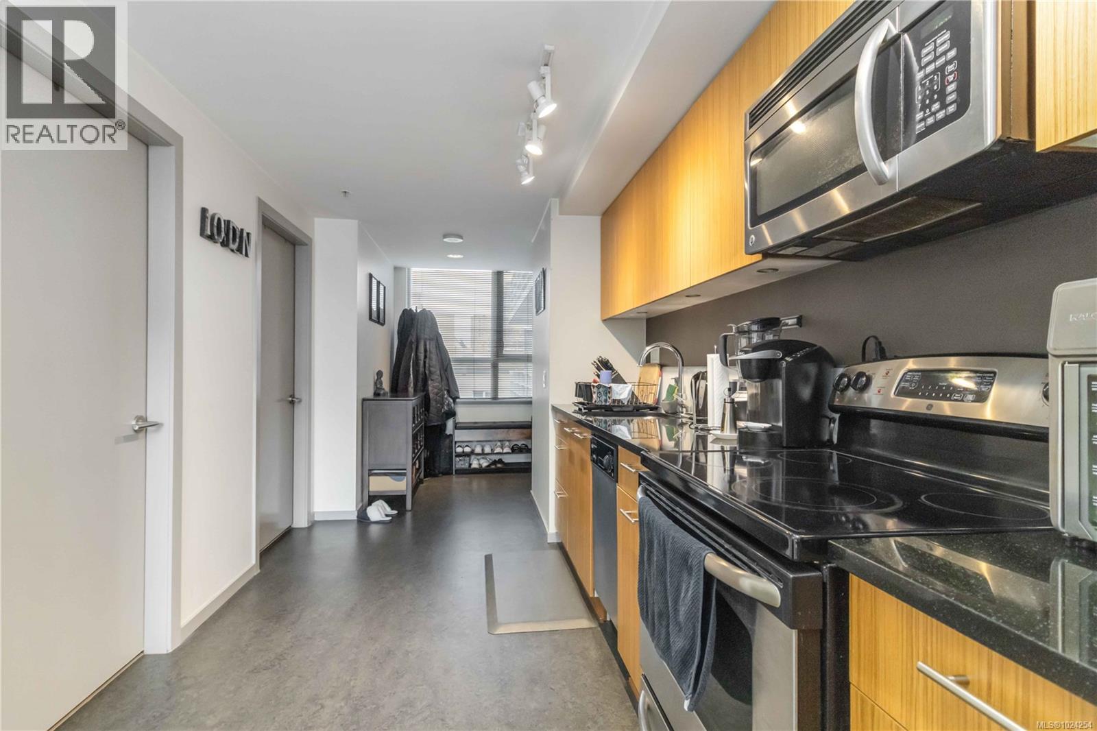 306 834 Johnson St, Victoria, British Columbia  V8W 1N3 - Photo 7 - 1024254