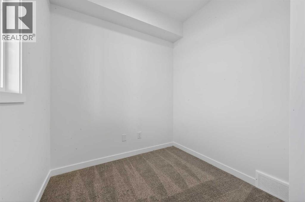 64 Creekside Drive Sw, Calgary, Alberta  T2X 6E2 - Photo 7 - A2282898