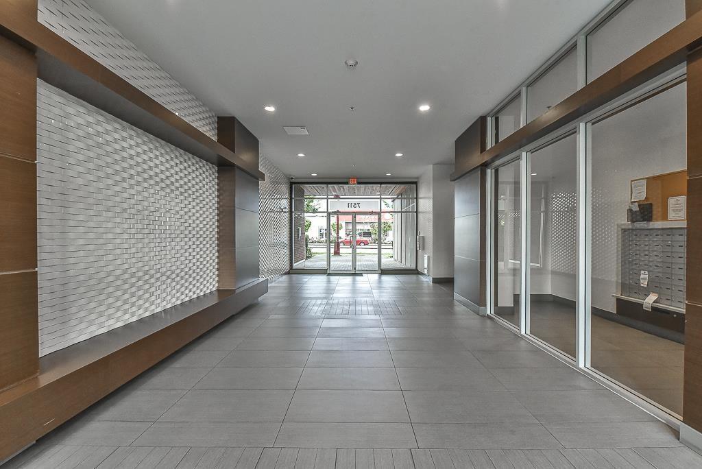 210 7511 120 Street, Delta, British Columbia  V4C 0C1 - Photo 2 - R3087425