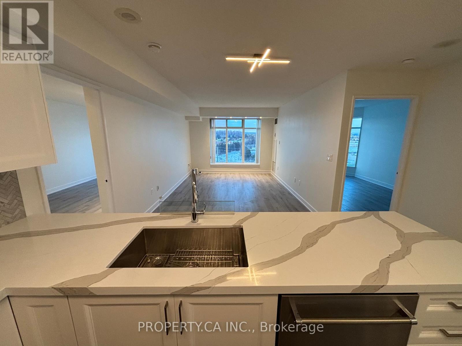 1106 - 135 Pond Drive, Markham, Ontario  L3T 7V6 - Photo 6 - N12766794