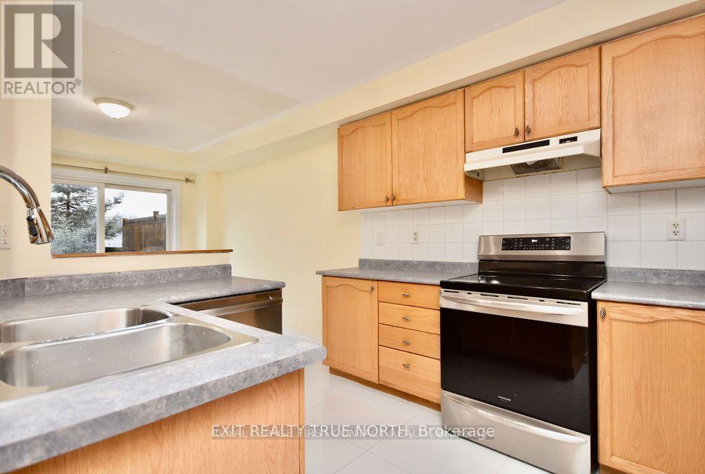 28 Sunset Place, Barrie (Holly), Ontario  L4N 0T7 - Photo 13 - S12766806