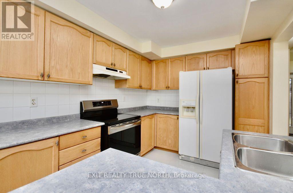 28 Sunset Place, Barrie (Holly), Ontario  L4N 0T7 - Photo 14 - S12766806