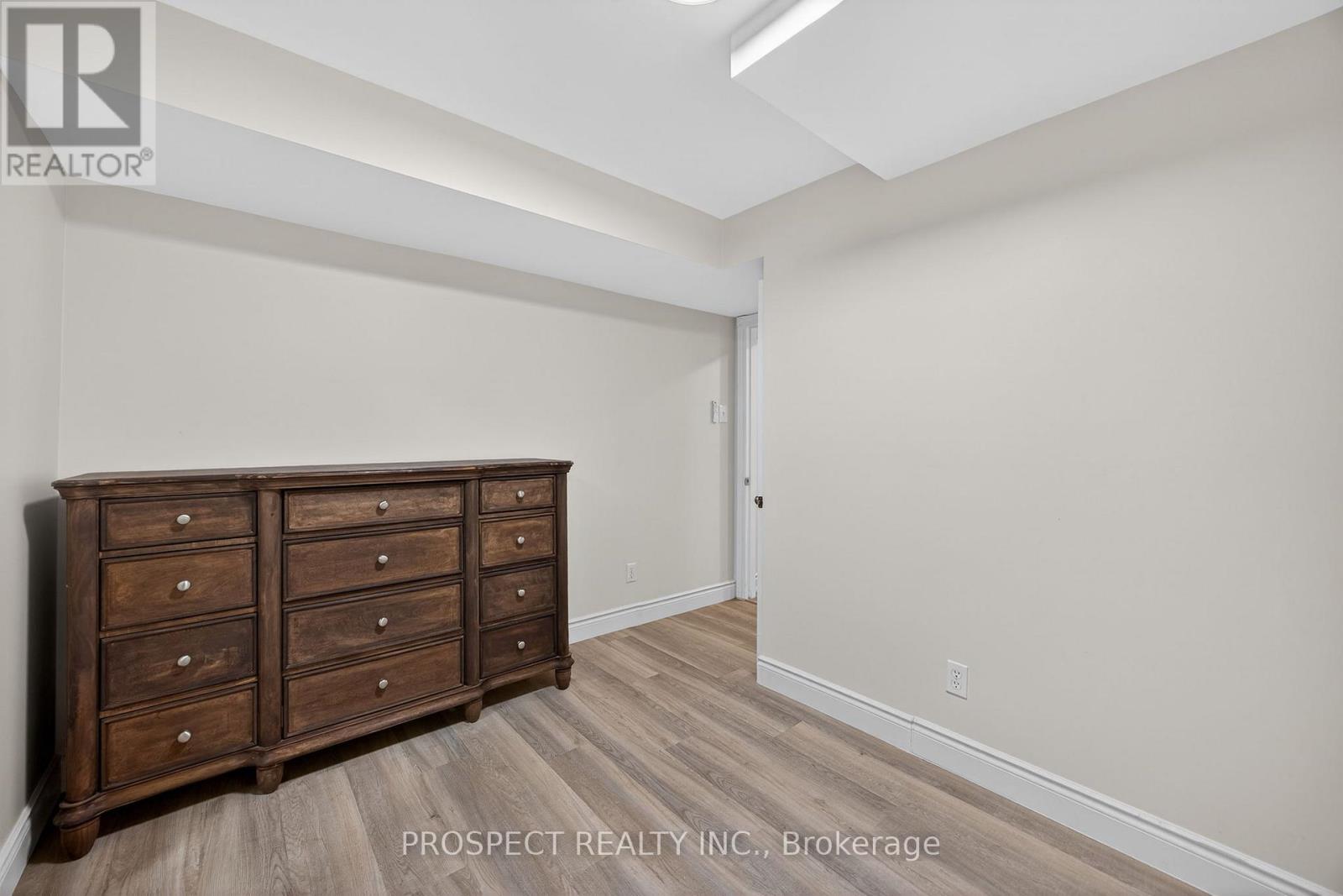 76 Logan Court, Barrie, Ontario  L4N 8G8 - Photo 7 - S12766840