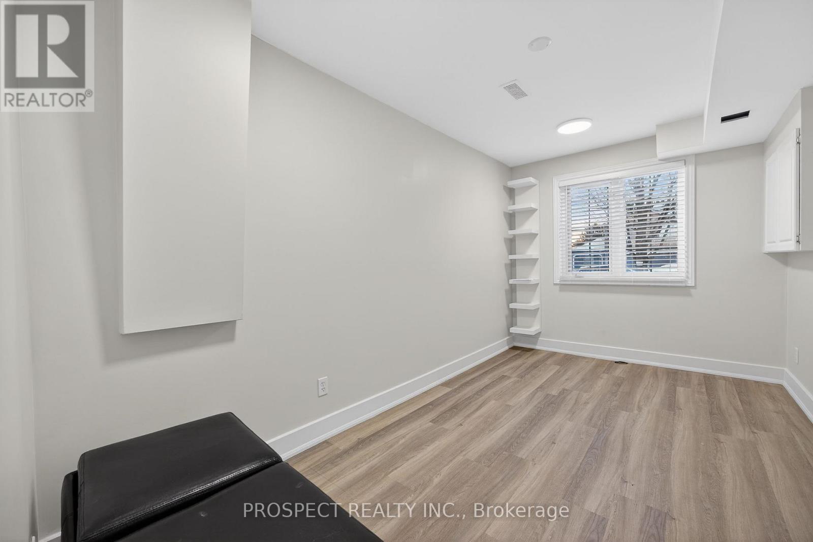 76 Logan Court, Barrie, Ontario  L4N 8G8 - Photo 8 - S12766840