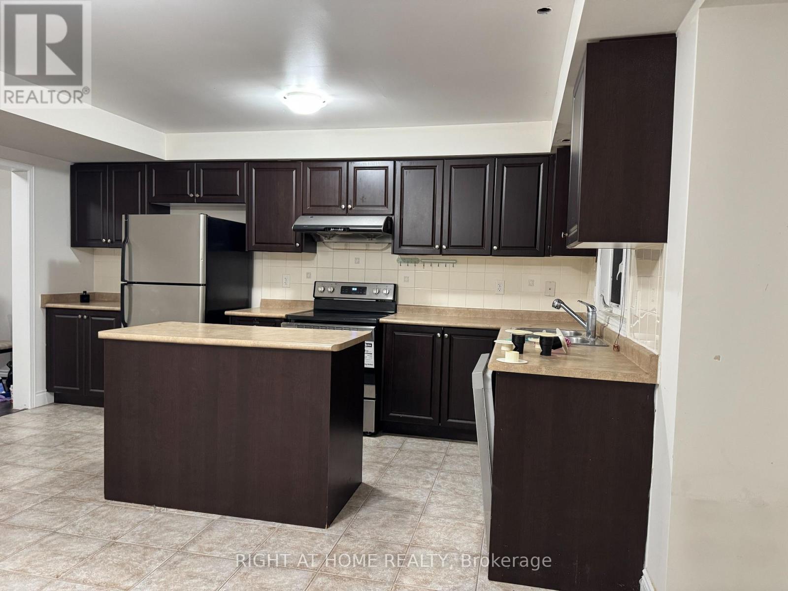 Upper - 11 Etienne Street, Toronto, Ontario  M1L 0A2 - Photo 4 - E12595152